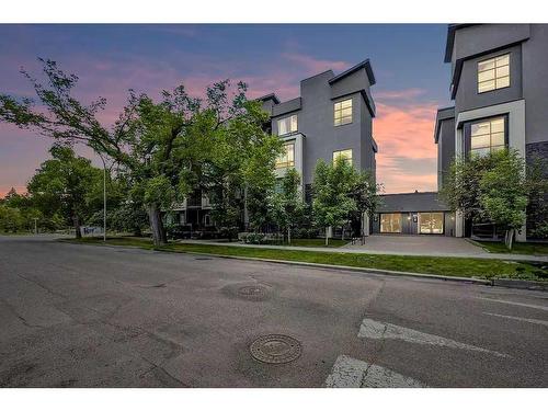 205-607 17 Avenue Nw, Calgary, AB - Outdoor