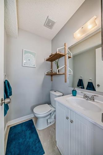 51-740 Bracewood Drive Sw, Calgary, AB - Indoor Photo Showing Bathroom