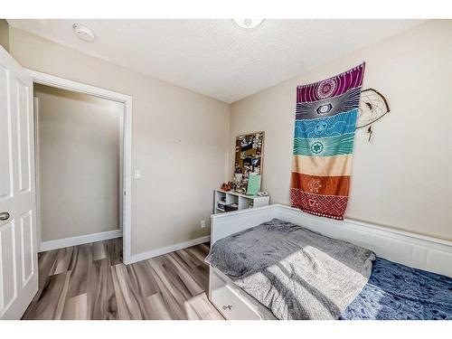 6226 Beaver Dam Way Ne, Calgary, AB - Indoor Photo Showing Bedroom