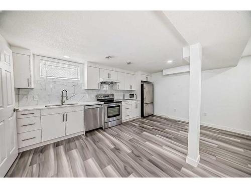 6226 Beaver Dam Way Ne, Calgary, AB - Indoor Photo Showing Kitchen With Upgraded Kitchen