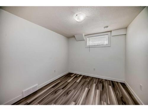 6226 Beaver Dam Way Ne, Calgary, AB - Indoor Photo Showing Other Room