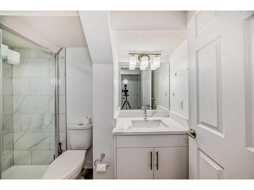 6226 Beaver Dam Way Ne, Calgary, AB - Indoor Photo Showing Bathroom