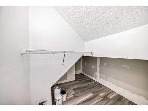 6226 Beaver Dam Way Ne, Calgary, AB - Indoor Photo Showing Other Room