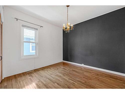 316 10 Avenue Ne, Calgary, AB - Indoor Photo Showing Other Room