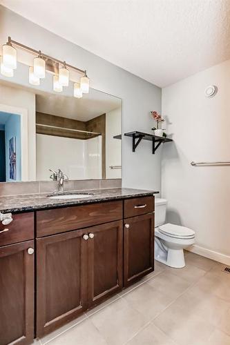48 Panton Way Nw, Calgary, AB - Indoor Photo Showing Bathroom
