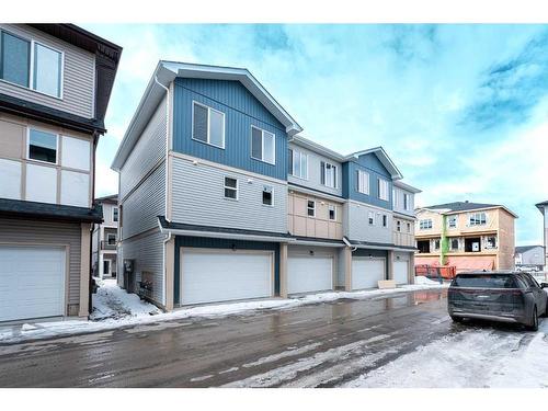 521 Corner Meadows Square Ne, Calgary, AB - Outdoor