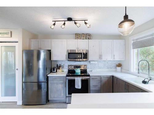 201-1810 16 Street Sw, Calgary, AB - Indoor Photo Showing Kitchen