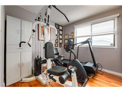 5111 32 Avenue Sw, Calgary, AB - Indoor Photo Showing Gym Room