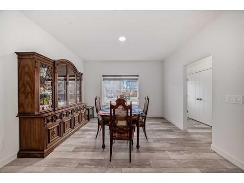 37 Legacy Glen Point Se, Calgary, AB - Indoor Photo Showing Dining Room