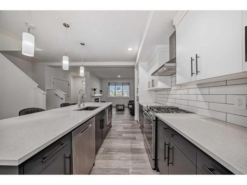 37 Legacy Glen Point Se, Calgary, AB - Indoor Photo Showing Kitchen With Upgraded Kitchen