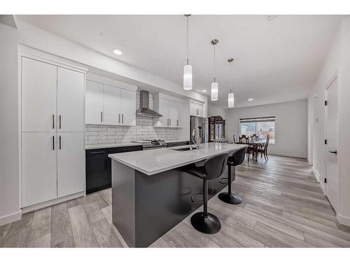 37 Legacy Glen Point Se, Calgary, AB - Indoor Photo Showing Kitchen With Upgraded Kitchen