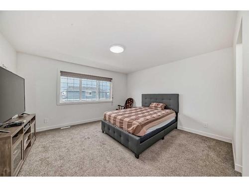 37 Legacy Glen Point Se, Calgary, AB - Indoor Photo Showing Bedroom