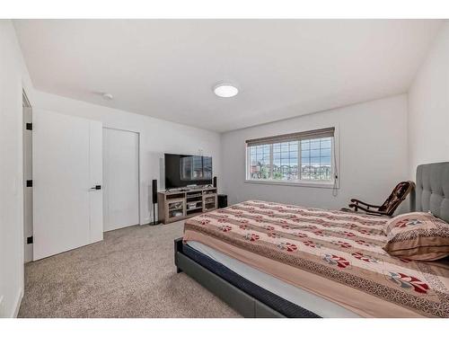 37 Legacy Glen Point Se, Calgary, AB - Indoor Photo Showing Bedroom