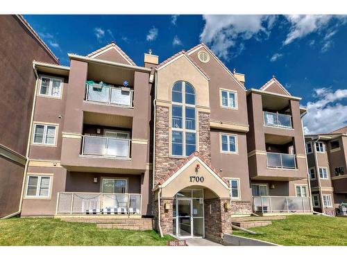 1733-1700 Edenwold Heights Nw, Calgary, AB - Outdoor With Balcony With Facade