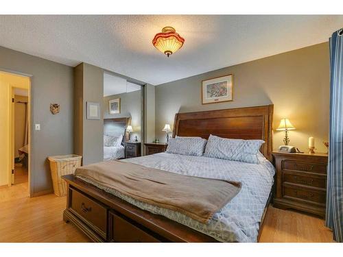 347 Maddock Crescent Ne, Calgary, AB - Indoor Photo Showing Bedroom