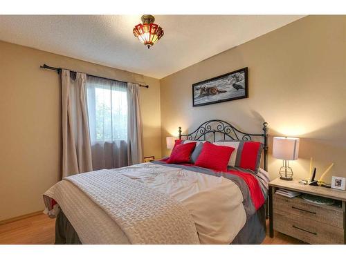 347 Maddock Crescent Ne, Calgary, AB - Indoor Photo Showing Bedroom