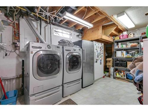 347 Maddock Crescent Ne, Calgary, AB - Indoor Photo Showing Laundry Room
