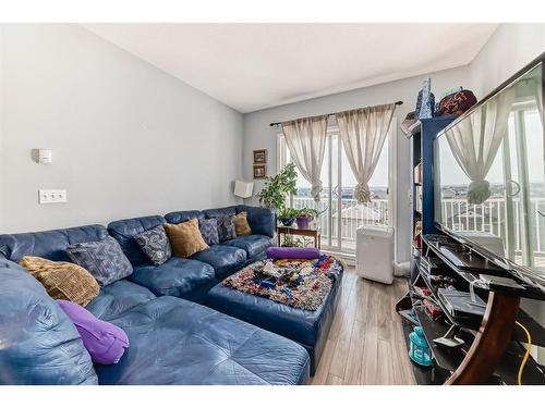 1414-1140 Taradale Drive Ne, Calgary, AB - Indoor Photo Showing Living Room