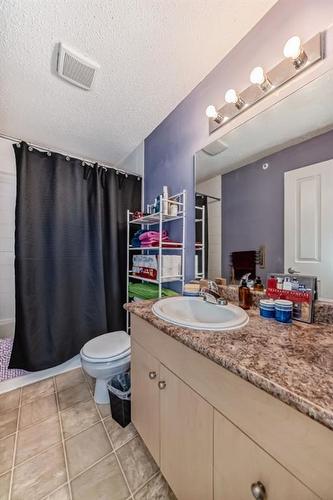 1414-1140 Taradale Drive Ne, Calgary, AB - Indoor Photo Showing Bathroom