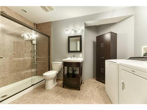 753 Auburn Bay Boulevard Se, Calgary, AB - Indoor Photo Showing Bathroom