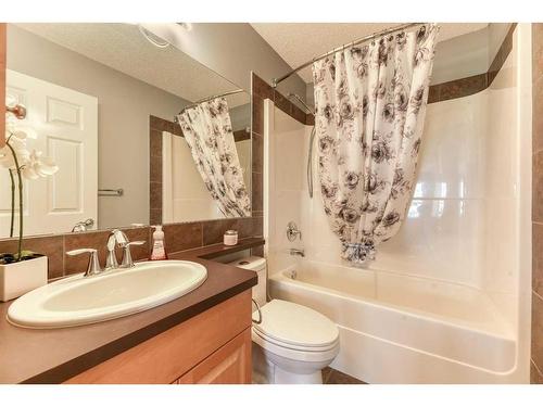 753 Auburn Bay Boulevard Se, Calgary, AB - Indoor Photo Showing Bathroom