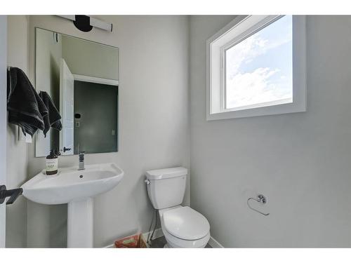 3242 Chinook Winds Drive Sw, Airdrie, AB - Indoor Photo Showing Bathroom