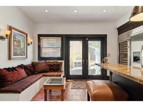 3219 Elbow Drive Sw, Calgary, AB - Indoor Photo Showing Dining Room