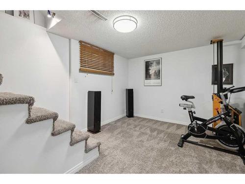 3219 Elbow Drive Sw, Calgary, AB - Indoor Photo Showing Other Room