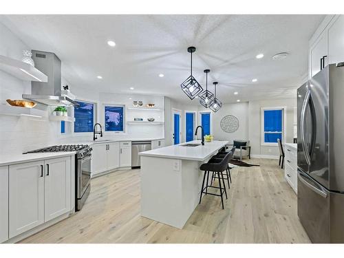436 Woodbriar Place Sw, Calgary, AB - Indoor Photo Showing Kitchen With Upgraded Kitchen
