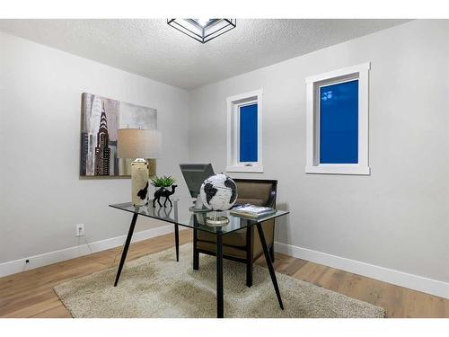 436 Woodbriar Place Sw, Calgary, AB - Indoor Photo Showing Office