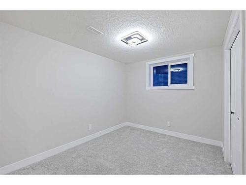 436 Woodbriar Place Sw, Calgary, AB - Indoor Photo Showing Other Room