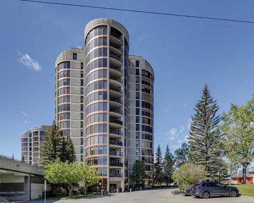 344-7030 Coach Hill Road Sw, Calgary, AB - Outdoor With Facade