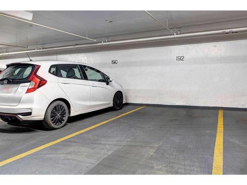 1408-1053 10 Street Sw, Calgary, AB - Indoor Photo Showing Garage