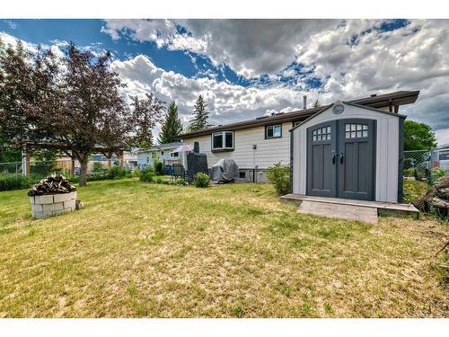 12132 Canfield Road Sw, Calgary, AB - Outdoor