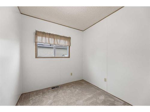 5302 Birch Road, Olds, AB - Indoor Photo Showing Other Room