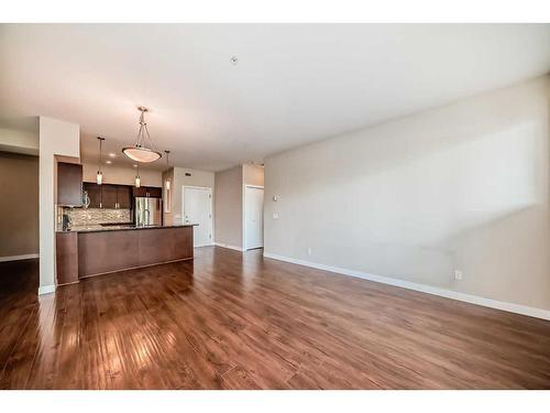 235-4303 1 Street Ne, Calgary, AB - Indoor Photo Showing Kitchen