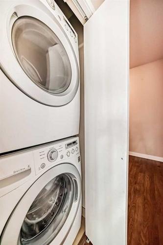 235-4303 1 Street Ne, Calgary, AB - Indoor Photo Showing Laundry Room