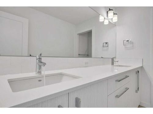 191 Dawson Wharf Rise, Chestermere, AB - Indoor Photo Showing Bathroom