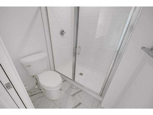 191 Dawson Wharf Rise, Chestermere, AB - Indoor Photo Showing Bathroom