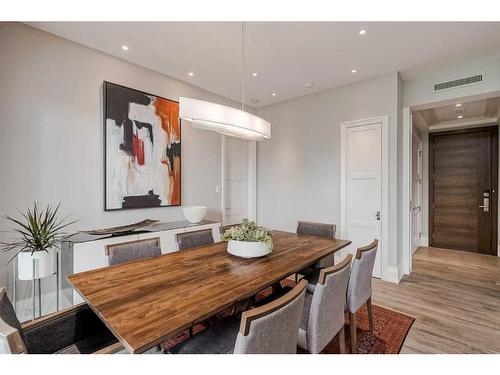 204-3030 17 Street Sw, Calgary, AB - Indoor Photo Showing Dining Room