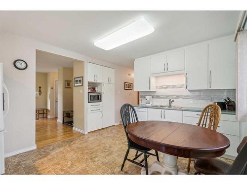 412 1 Street East, Cochrane, AB - Indoor