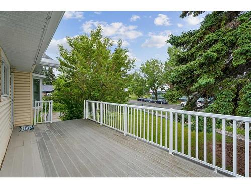 412 1 Street East, Cochrane, AB - Outdoor With Exterior