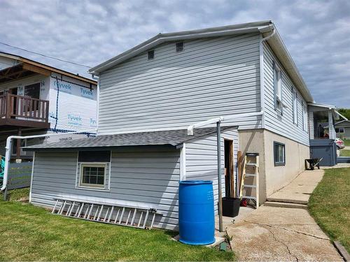 211 1St Avenue, Torrington, AB - Outdoor With Exterior