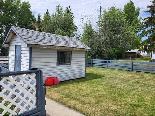 211 1St Avenue, Torrington, AB - Outdoor