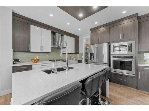 107 Sherview Grove Nw, Calgary, AB - Indoor Photo Showing Kitchen With Stainless Steel Kitchen With Double Sink With Upgraded Kitchen