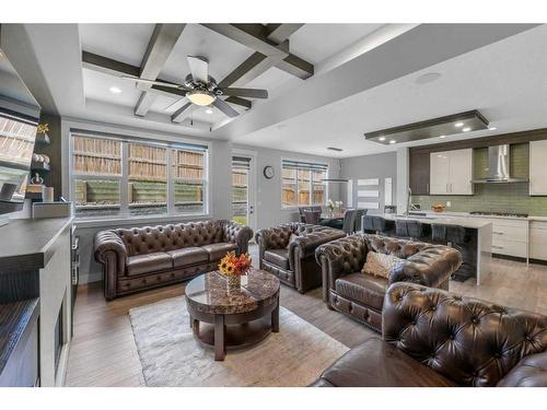 107 Sherview Grove Nw, Calgary, AB - Indoor Photo Showing Living Room