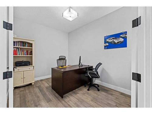 107 Sherview Grove Nw, Calgary, AB - Indoor Photo Showing Office