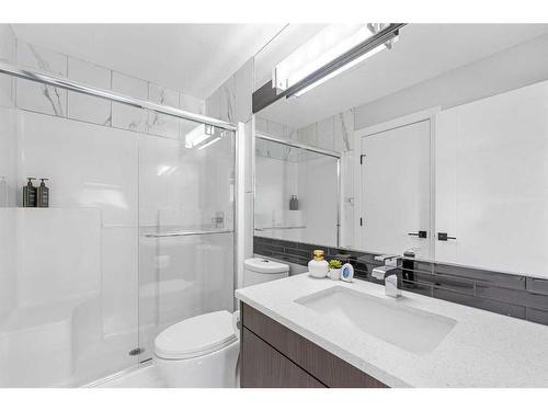107 Sherview Grove Nw, Calgary, AB - Indoor Photo Showing Bathroom