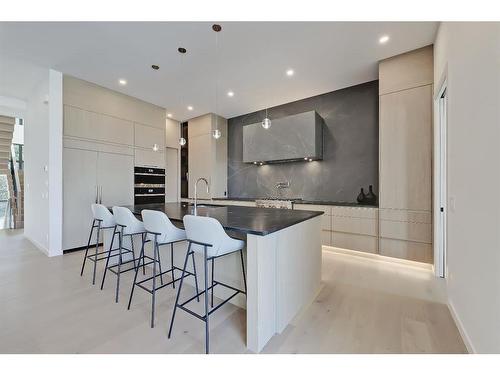 404 21 Avenue Nw, Calgary, AB - Indoor Photo Showing Kitchen With Upgraded Kitchen