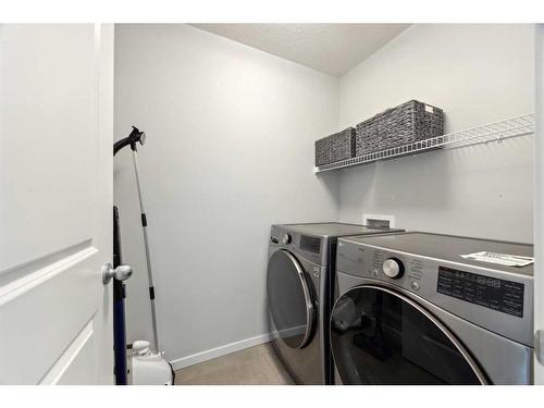 62 Nolanhurst Gardens Nw, Calgary, AB - Indoor Photo Showing Laundry Room